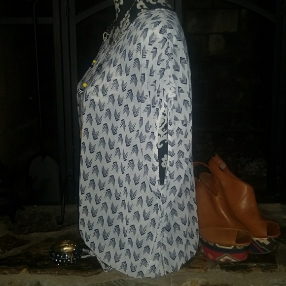 Charming Charlie blouse - Picture 3 of 6